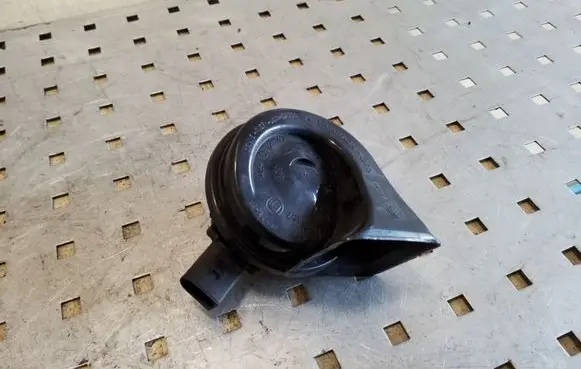 Skoda Superb B6 (3T) Horn signal E9703881157