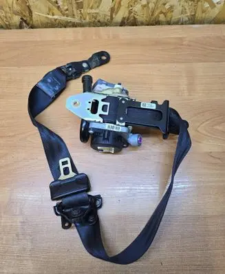 Volvo S60 Front seatbelt 39818841 624084900A