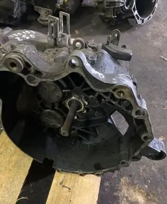 Volvo S70 V70 V70 XC Manual 5 speed gearbox 1023704
