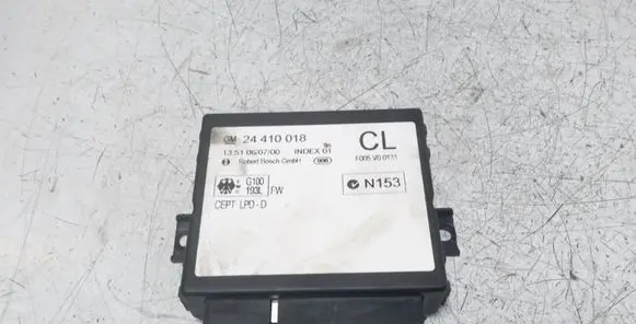 Opel Zafira A Door central lock control unit/module 24410018