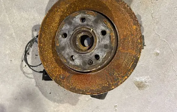 Mercedes-Benz Vito Viano W447 Front wheel hub A4473300020