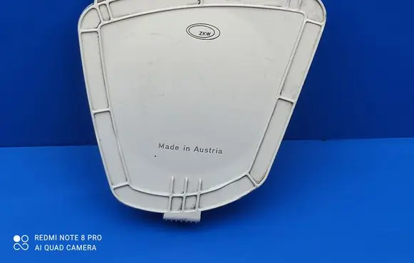 Chrysler Voyager Headlight/headlamp dust cover