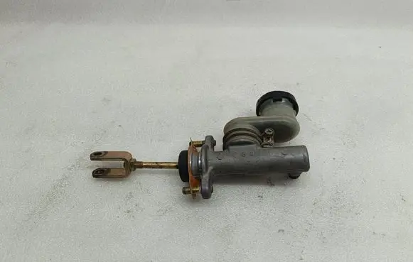 Opel Frontera B Clutch master cylinder 