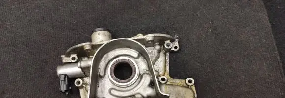 Opel Insignia A Oil pump 55584330