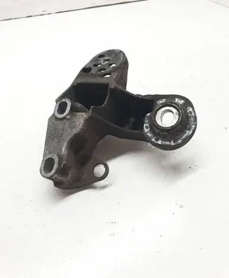Audi A4 S4 B7 8E 8H Engine mounting bracket 8E0199351M