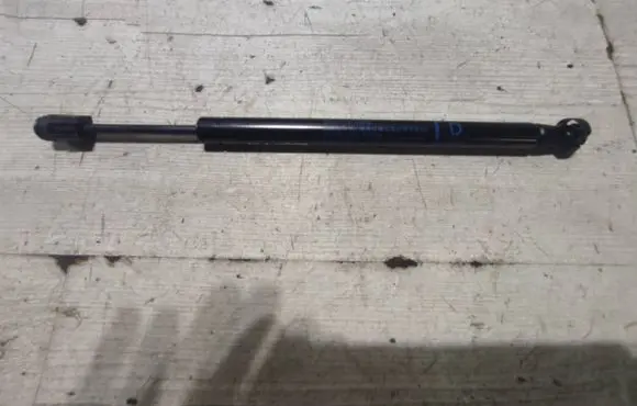 Lexus RC Tailgate strut 645300W140