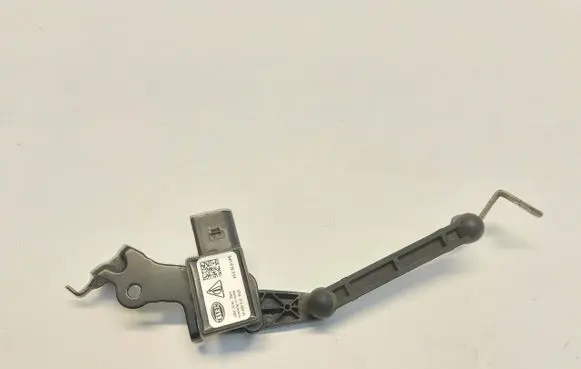Porsche Taycan 9J1 Headlight/headlamp level sensor 9J1616214JLK0121