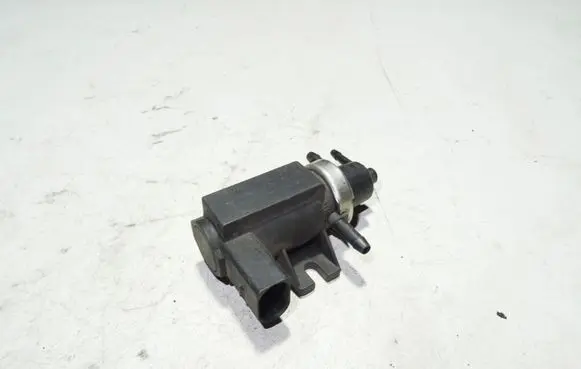 Volkswagen Golf IV Turbo solenoid valve 1J0906627