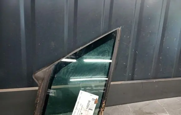 Renault Vel Satis Front triangle window/glass 