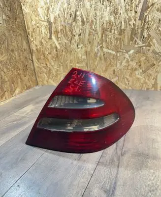 Mercedes-Benz E W211 Rear/tail lights a2118200464