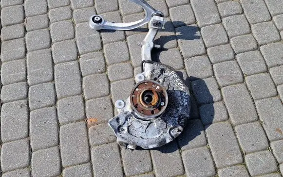Mercedes-Benz C W205 Front wheel hub spindle knuckle 