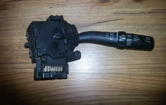 Toyota Avensis T250 Wiper control stalk 8465205150