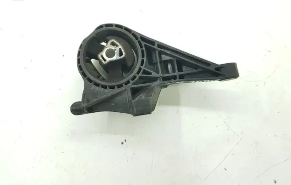 Chevrolet Orlando Engine mount bracket 13305942