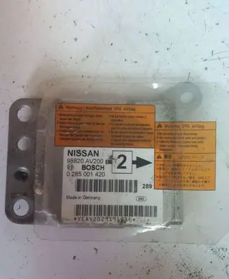 Nissan Primera Airbag control unit/module 0285001420