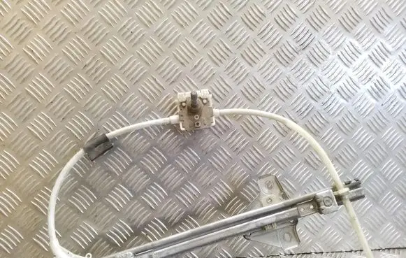 Renault Megane I Rear door manual window regulator 