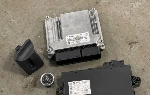 BMW 3 E90 E91 Engine ECU kit and lock set 8506374 030431351 0281016067