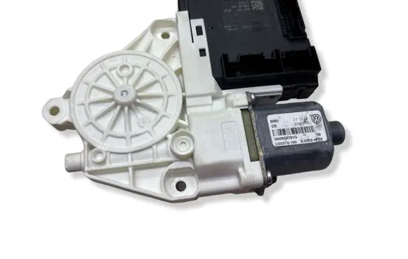 Volkswagen Tiguan Front door window regulator motor 5N0959701G