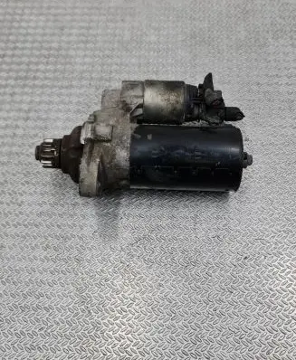 Volkswagen PASSAT B7 Starter motor 0001153007 02Z911024H