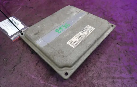 Ford Fiesta Engine control unit/module ECU 