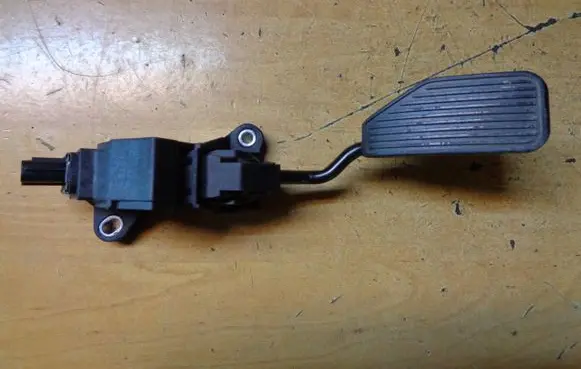 Toyota Aygo AB40 Accelerator throttle pedal 781100H060 15006B 11495068446