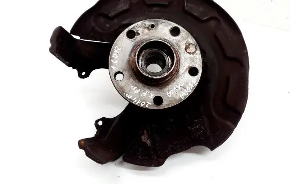 Skoda Octavia Mk3 (5E) Front wheel hub 5Q0615311 5Q0615311D