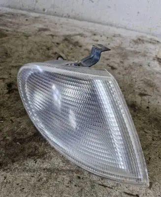 Ford Galaxy Front indicator light