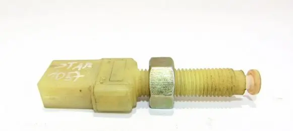Volkswagen PASSAT B5 Brake pedal sensor switch 443945515