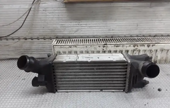 Citroen C5 Intercooler radiator 9645682880
