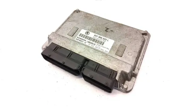 Skoda Fabia Mk1 (6Y) Engine control unit/module 047906033L 3PA5401 5WP4025112
