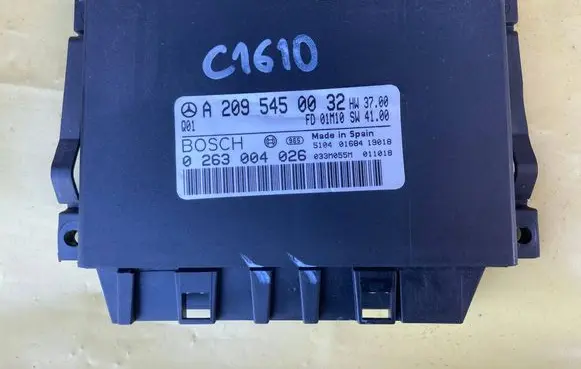 Mercedes-Benz C W203 Parking PDC control unit/module A2095450032