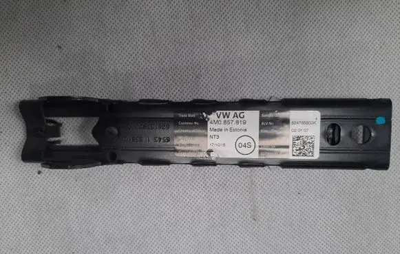 Audi Q7 4M Seat belt adjustment rail 4M0857819