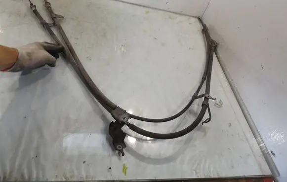 Toyota Yaris Hand brake release cable 