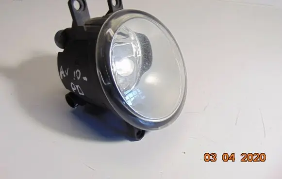 Toyota Avensis T270 Front fog light 89210656
