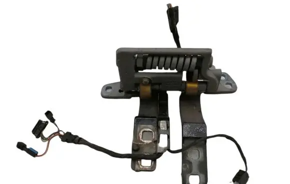 BMW 5 E60 E61 Tailgate/trunk/boot hinge 7061384