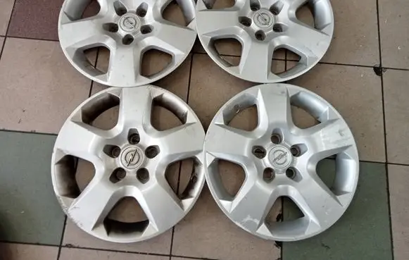 Opel Vectra C R16 wheel hub/cap/trim 13198634 13198635