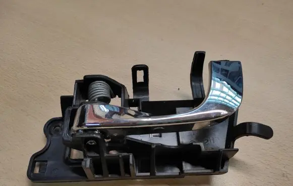 Cadillac SRX Front door interior handle GM25759729 25707889 SR5885