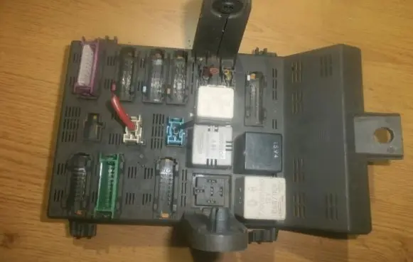 Renault Laguna I Fuse box set 7703197962