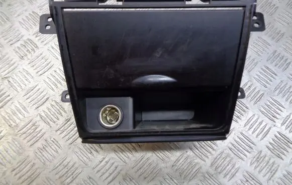 Suzuki SX4 Glove box