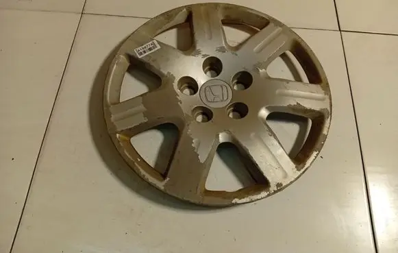Honda Civic R16 wheel hub/cap/trim 44733SNAA10