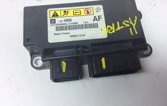Opel Insignia A Airbag control unit/module 13574896 SDM101204