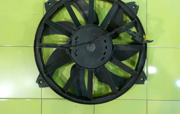 Peugeot 5008 Fan set 988495H