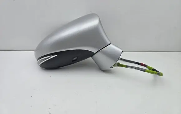 Lexus CT 200H Front door electric wing mirror E13027486