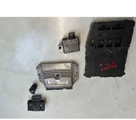 Renault Megane II Engine control unit/module 8200509516 215854212A