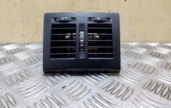 Skoda Octavia Mk2 (1Z) Rear air vent grill 1Z0819203