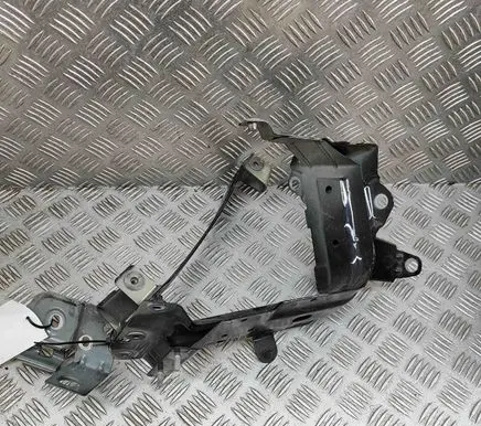 Audi Q7 4M Fender mounting bracket 4M0821432 4M0821132E