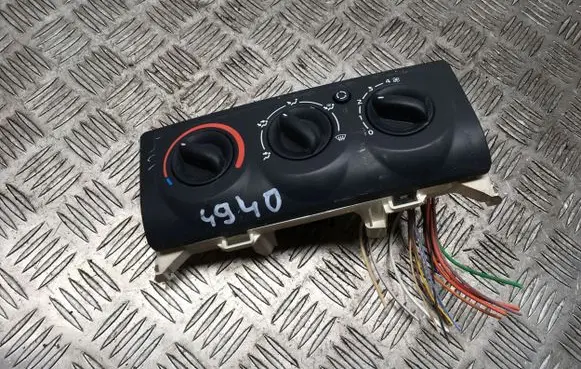 Renault Clio II Climate control unit 8200147157