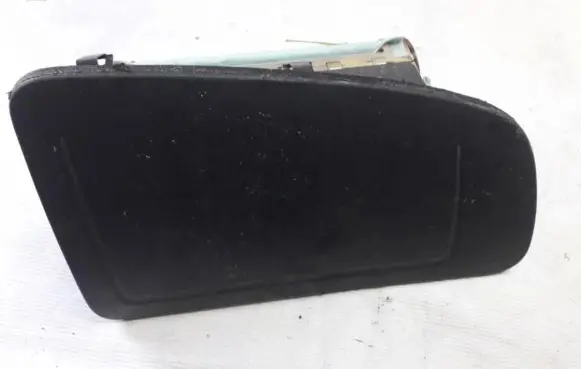 Mazda 626 Passenger airbag