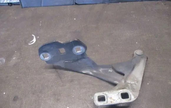 Ford Mondeo MK IV Front door upper hinge 