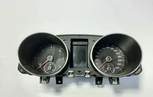 Volkswagen Golf VI Speedometer (instrument cluster) 5K0920870C