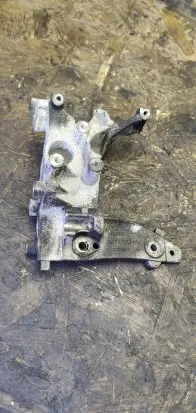 Peugeot 3008 I Engine mounting bracket 9674030280